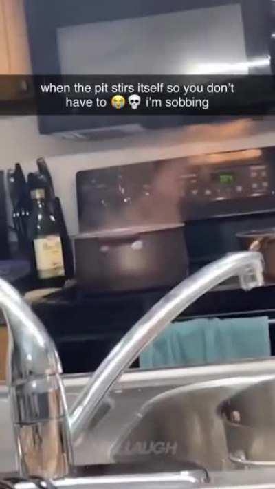 I don't even know how this pot can rotate by itself but ok