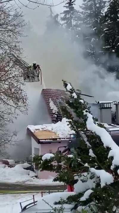 Schock! Wir bauen alles wieder auf! Helft gerne mit:  