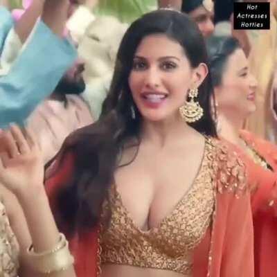 Amyra dastur