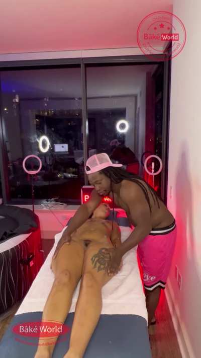 Big booty massage in bake world wanns see what happened next