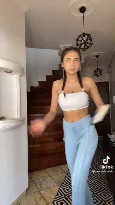 Merve Taşkın nipple (önceden sinyalleri vermiş görememişiz amk )