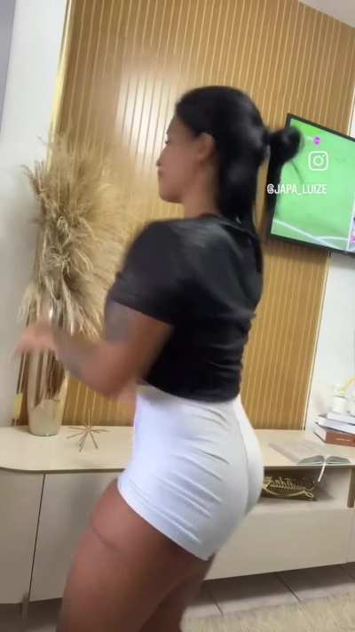 Coroa peituda e rabuda