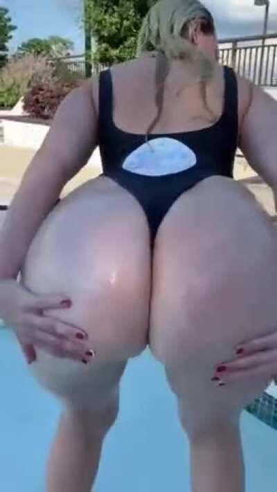 Love those asscheeks