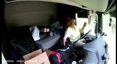 Idiot in a Truck looking for his Butty's