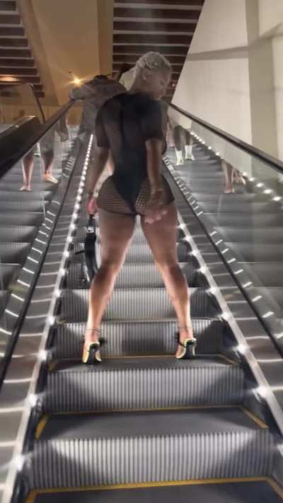 Blonde hair brown skin phat ass