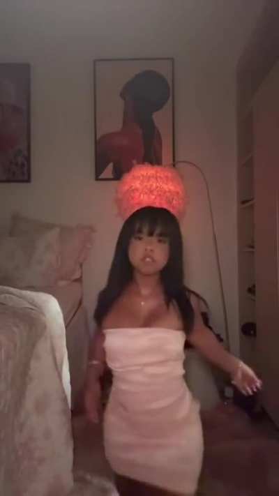 Ivy Angst | TikTok (11.6.25)