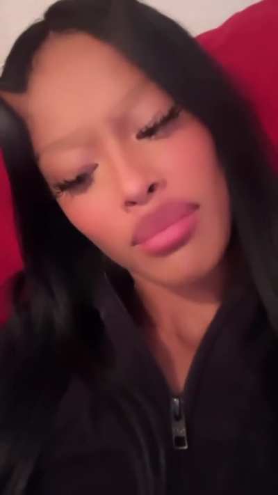 Vinetria Chubbs (@vinetrria)