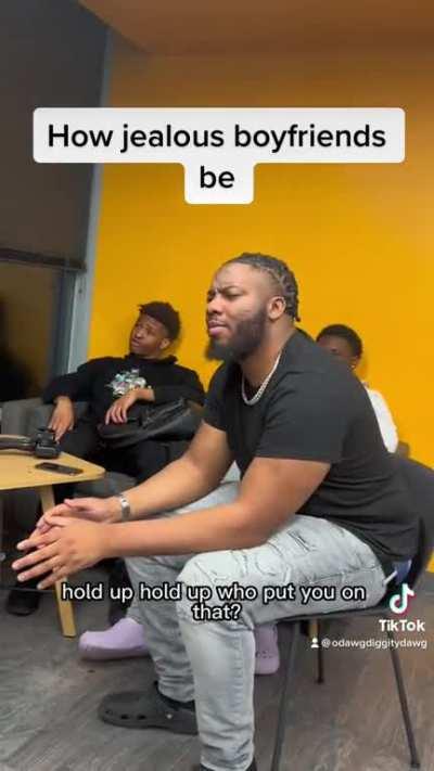 How jealous boyfriends be😂😂