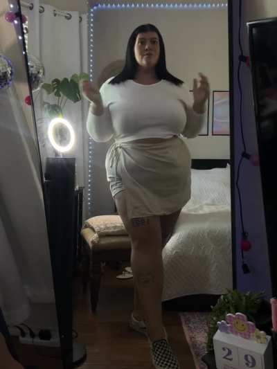 What do you think of my outfit? 6’ tall and 290lbs of BBW goodness. 👀