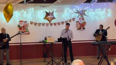 Rate my performance/singing! Peer pressured by family this Christmas