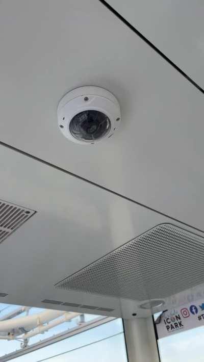 [GIF] Facial under the security camera