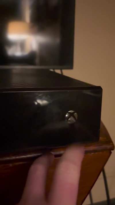Xbox one won’t turn on. Anyone knowledge appreciated.