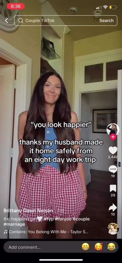 But “I don’t use filters”…as it glitches so hard on her cheek