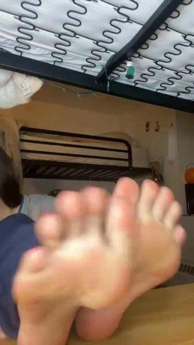 Do you like them in your face? 😘