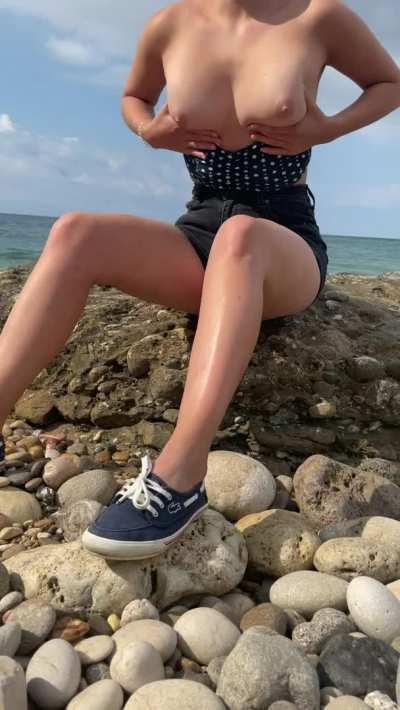 Imagine the jiggle while I'm riding you 