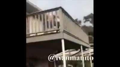 Por ahi viene aquaman