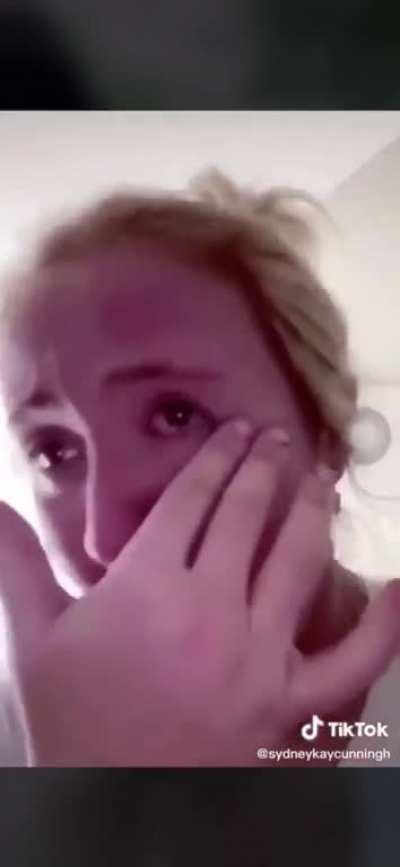 Girl got home crying because a dude flicked her off and her mama is goin to go find him