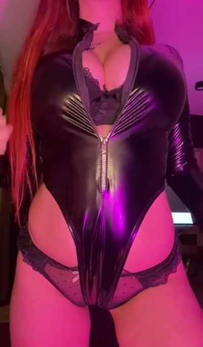 This set matches with my vibe perfectly