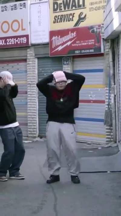 HMF I got this rhythm flowing through me.