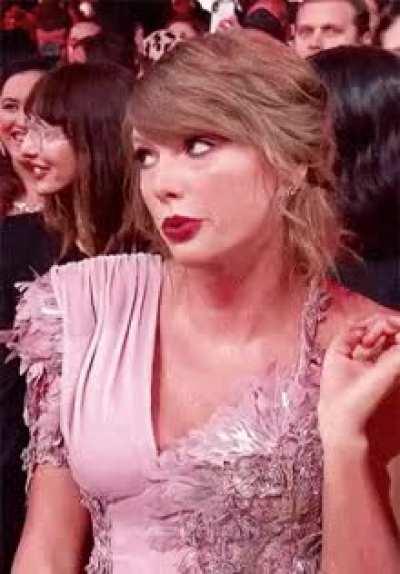 Taylor Swift watching movie theaters across the world turn into orgies for her beauty