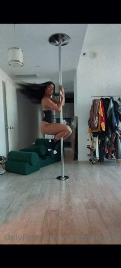 rubi rose stripper pole splits