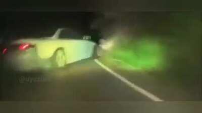 Neden hala izliyorsun ?