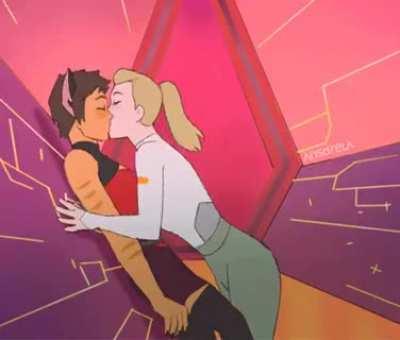 Pinned down to give her a kiss [She-Ra and the Princesses of Power]