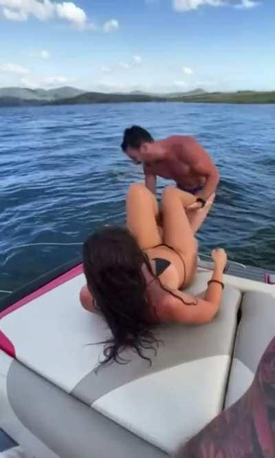 Boat quickie went wrong 🚤