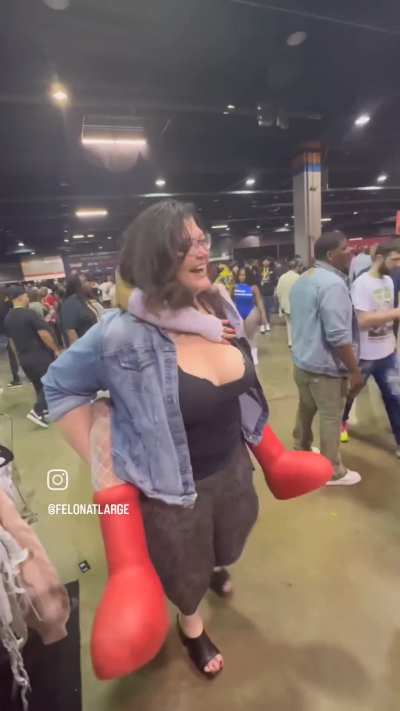 MsTrigga wanted a piggy back ride and she got it