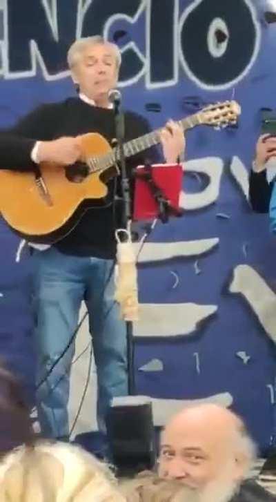 ¡El que trajo al borracho, que se lo lleve!