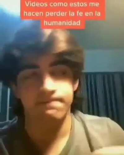 Pobrecito 😔 es transparente no existe pero esta ahi aunque no lo veas igual que el propio pais👤🏳️