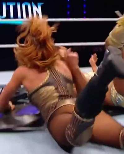 Becky Lynch jiggle