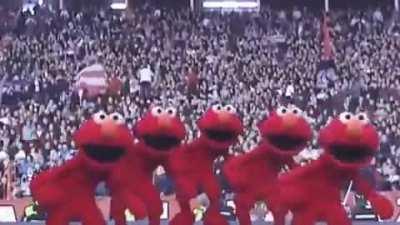 *ELMO VAI DANÇAR PELA RUSSIA*