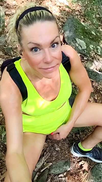 I like doing it outdoors 😈🍆💦