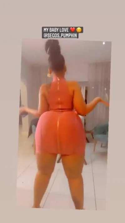 imagine just hitting that big thang over the couch every night 😭🤤🍑