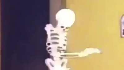 He do be walking spooky.