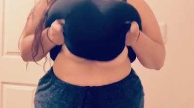 How big do you think they are?! 😍(OC)