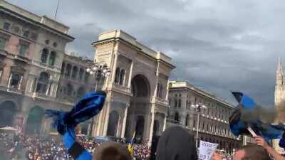 Duomo Milano. 🟢⚪️🔴 1️⃣9️⃣ ⚫️🔵
