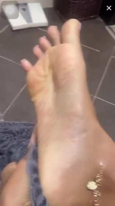 @ashleighanthony was live from Sole 🦶🏻 Sunday!! Part 2