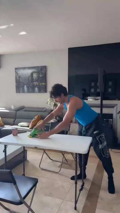 Is alligator welcomed here?!!?!