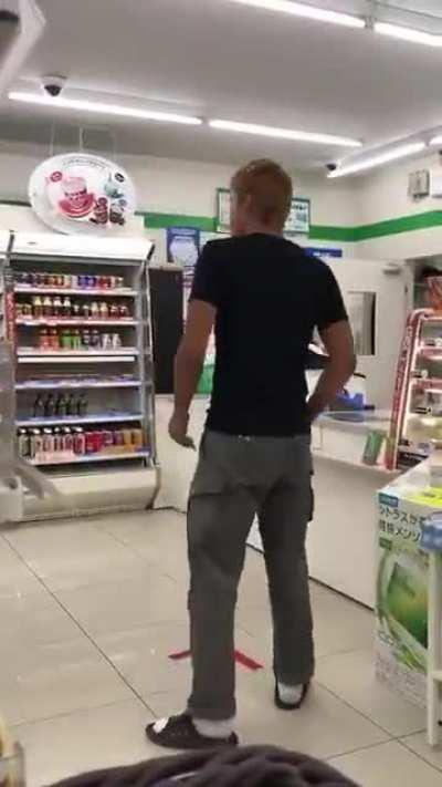 How japan customer service work