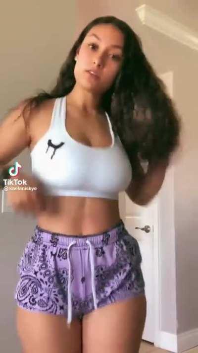 Shorts and crop top 🫠