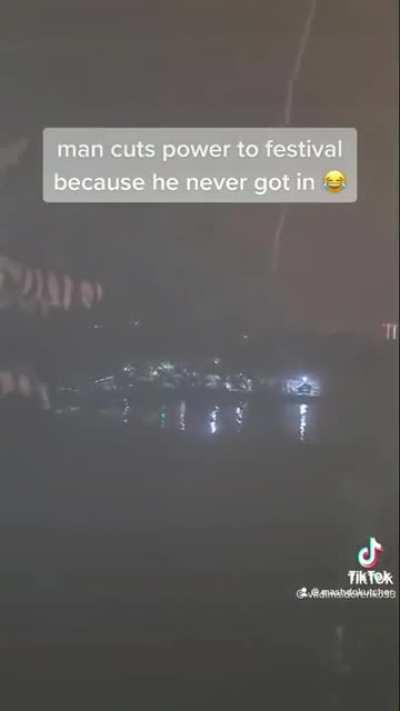 Man cuts power to festival because he couldn't get in