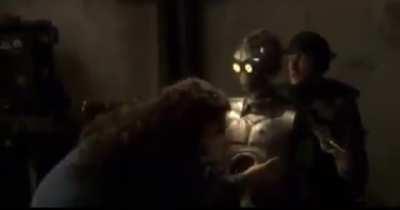 Rare deleted scene of Padmè giving C-3PO his plating. How have I never seen this before?