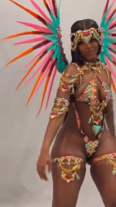 Reneeadjoa (@reneeadjoa)