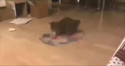 How to fold a fitted sheet..