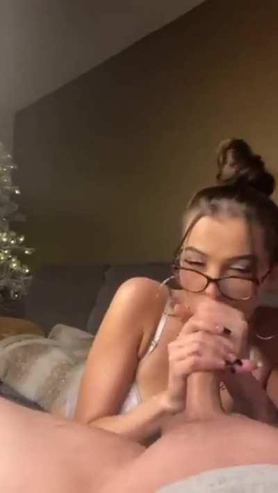 Blowjob Glasses Pretty!