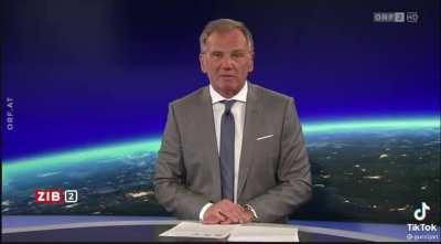 News reporter does TikTok dance