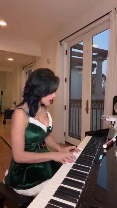 Greatest singer and recession popstar out there. Watch out Taylor Swift.