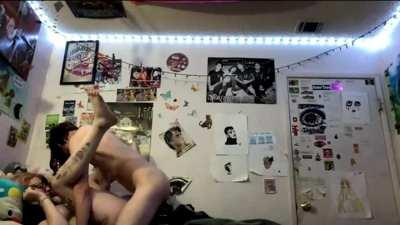 Gotta luv a skinny kid with a horse dick.